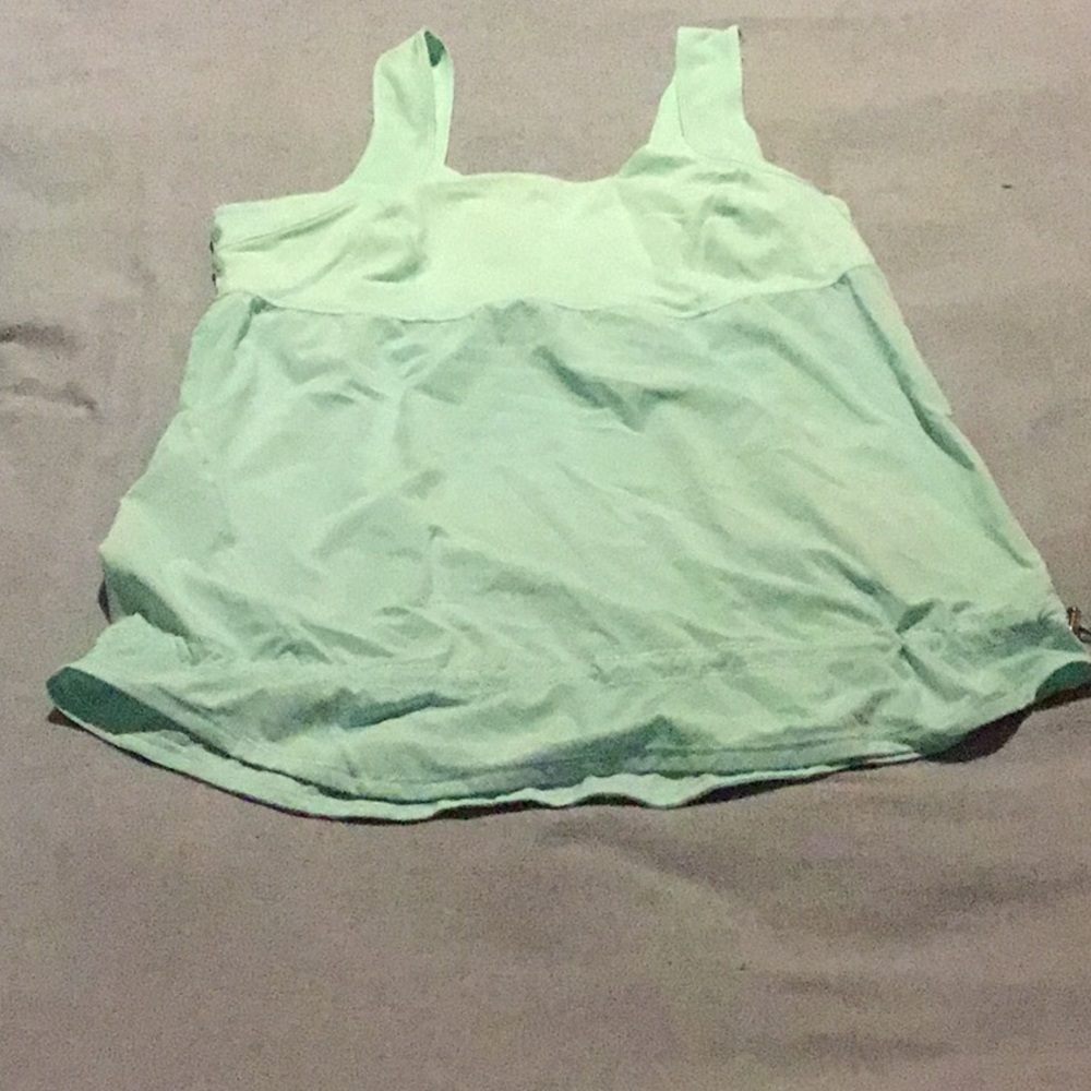 Lululemon tank with built in bra